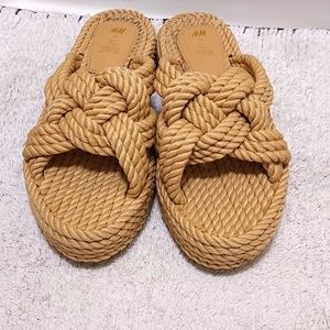 H&M, size 39, beige sandals